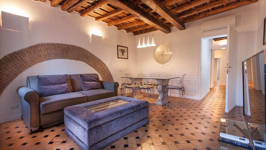 Rental In Rome - Scala Suite Eksteriør billede